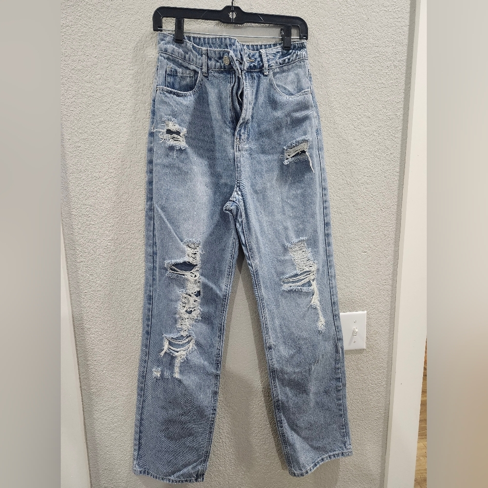 SHEIN Relaxed Ripped Jeans in Light Blue